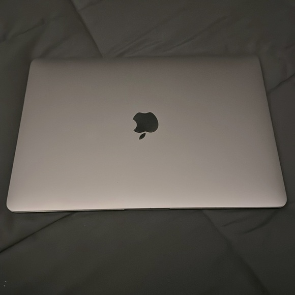 2016 13-inch MacBook Pro no charger included